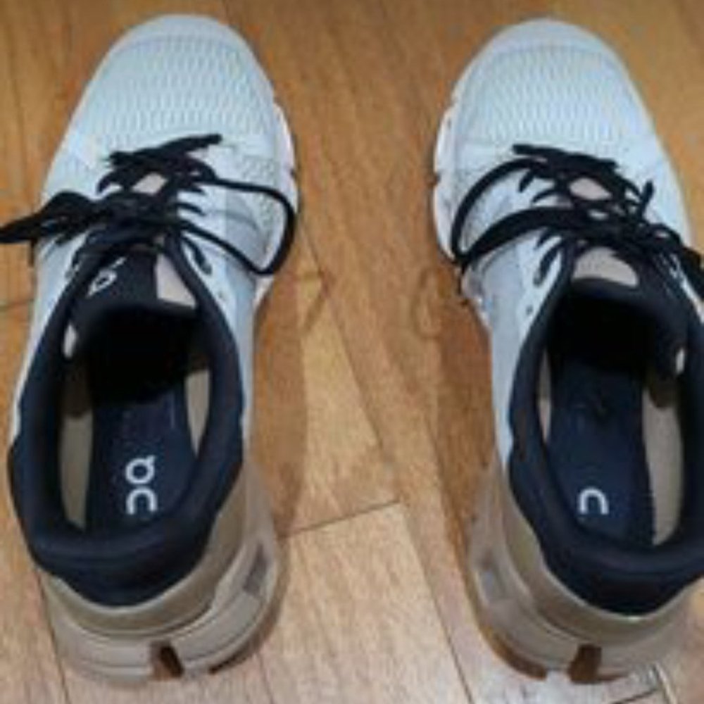 On cloud running shoe cloudflyer 3